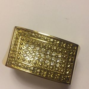 🎄Gold Cuff with Stones🎄